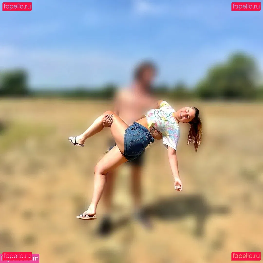 Lia Marie Johnson Onlyfans Photo Gallery 