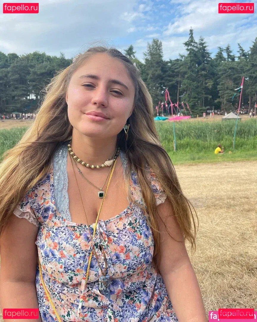 Lia Marie Johnson Onlyfans Photo Gallery 