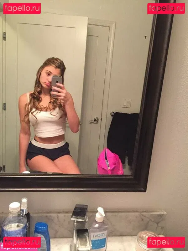Lia Marie Johnson Onlyfans Photo Gallery 