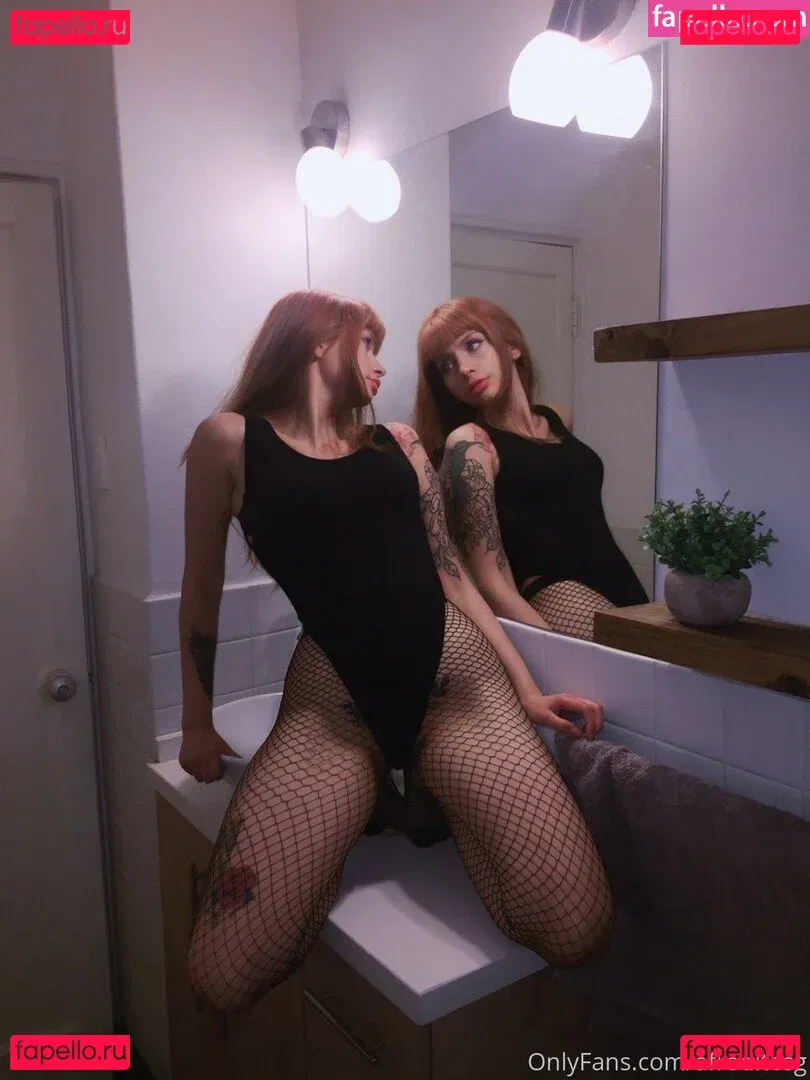 Dea Afrodite Onlyfans Photo Gallery 