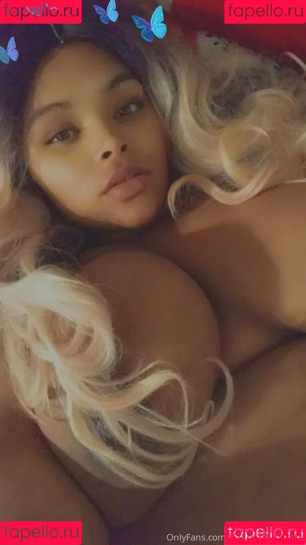 aurelia_world_2.0 Onlyfans Photo Gallery 
