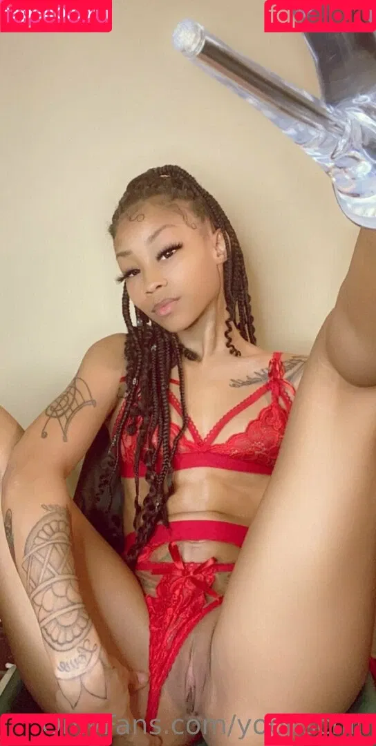 YooItsChill Onlyfans Photo Gallery 
