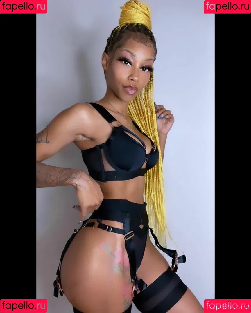 YooItsChill Onlyfans Photo Gallery 