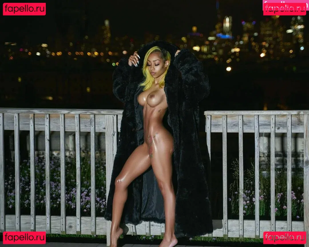 YooItsChill Onlyfans Photo Gallery 