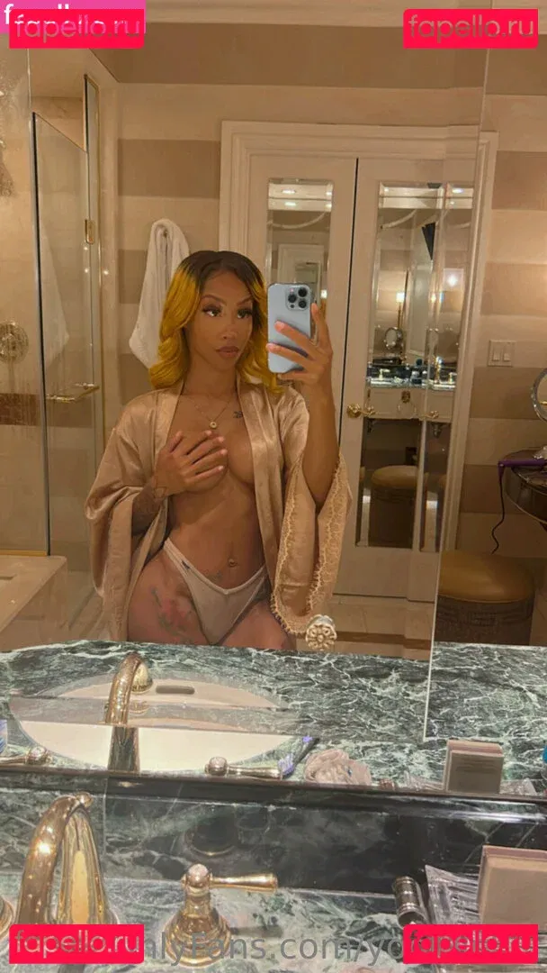 YooItsChill Onlyfans Photo Gallery 