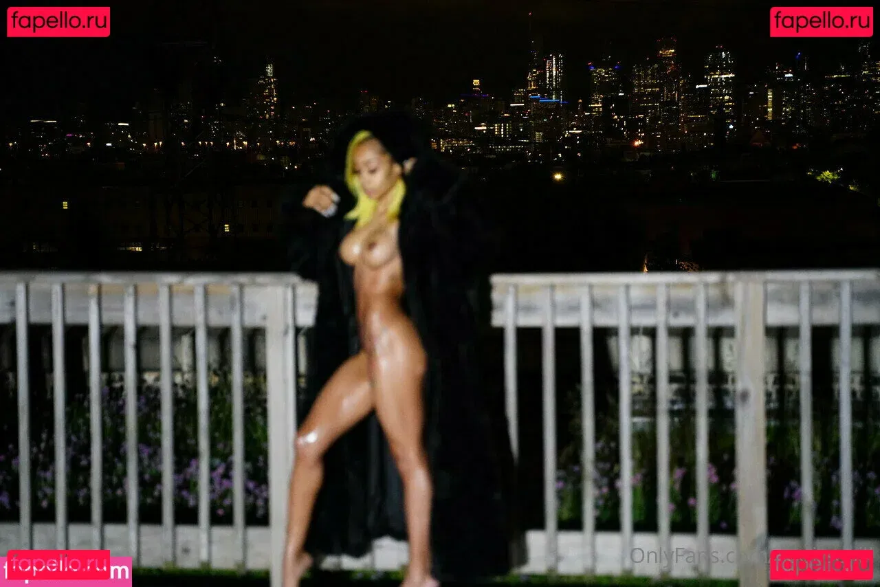 YooItsChill Onlyfans Photo Gallery 