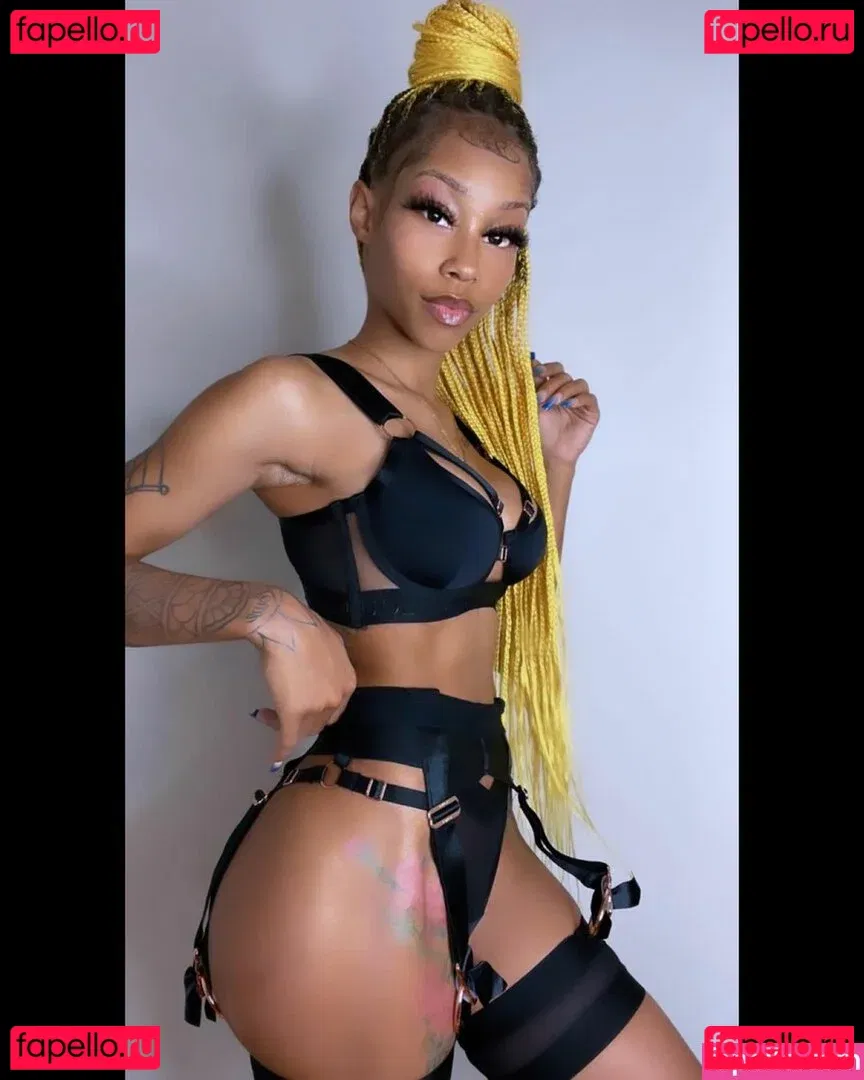 YooItsChill Onlyfans Photo Gallery 