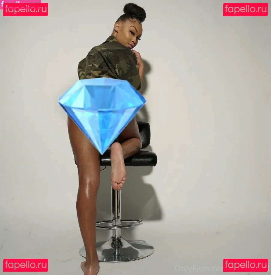 YooItsChill Onlyfans Photo Gallery 