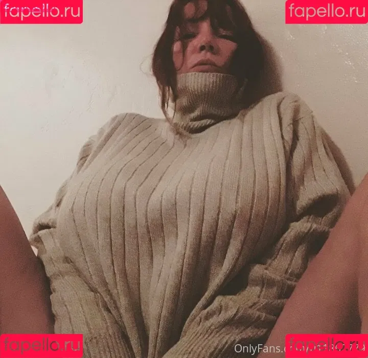 Julie K. Smith Onlyfans Photo Gallery 
