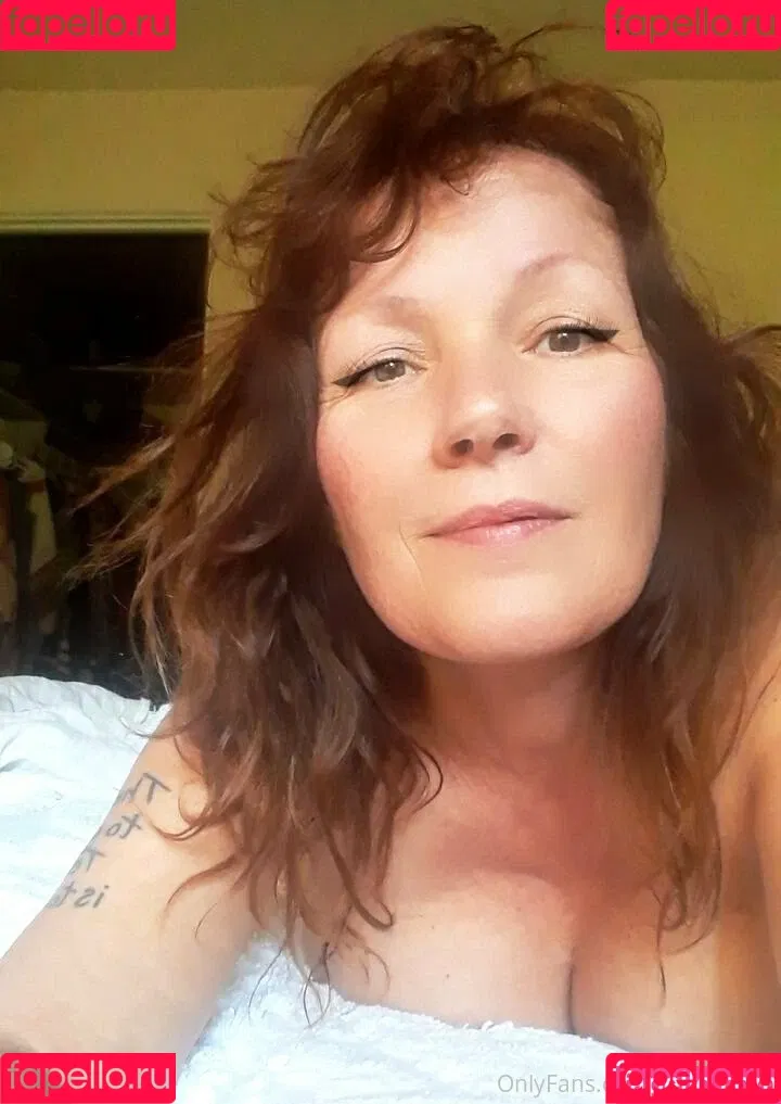 Julie K. Smith Onlyfans Photo Gallery 