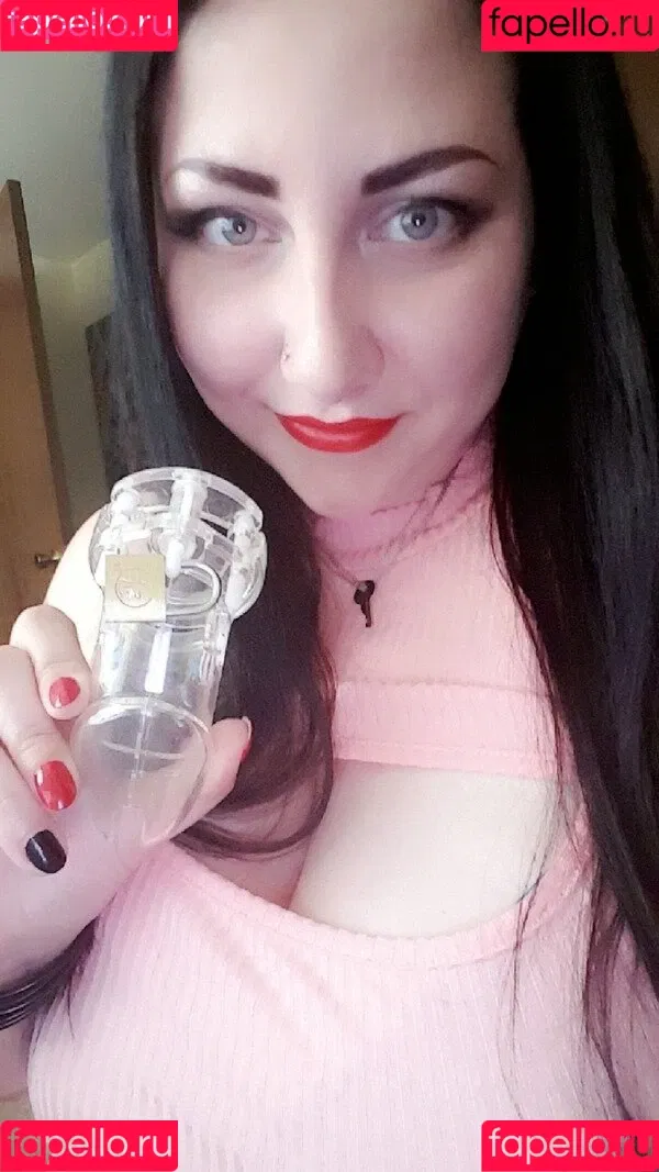 GothFemmeFatale Onlyfans Photo Gallery 