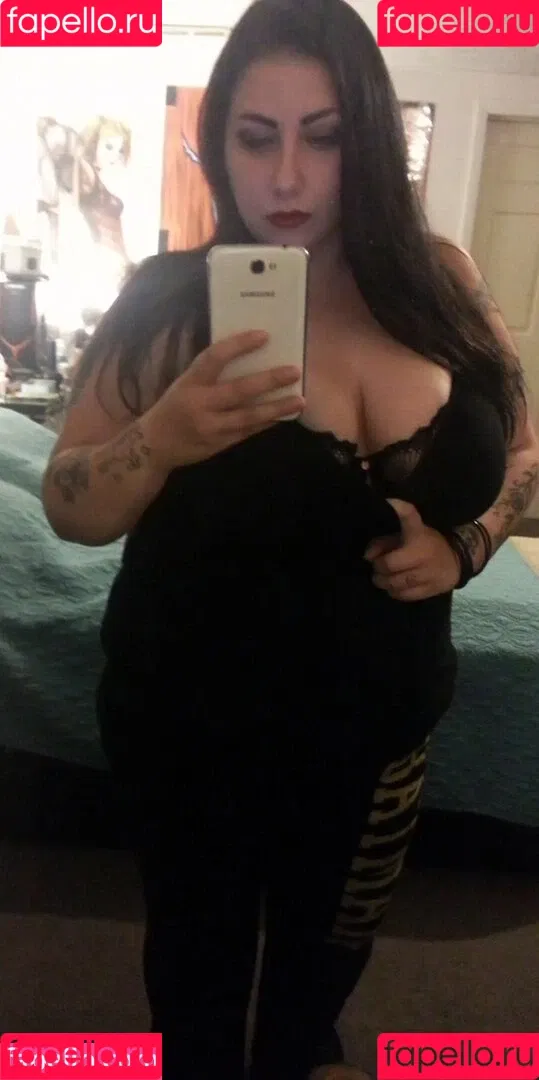 GothFemmeFatale Onlyfans Photo Gallery 