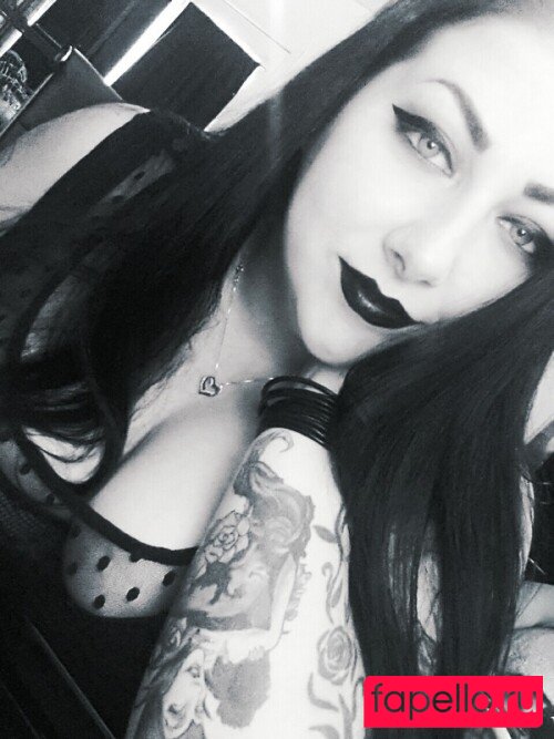 GothFemmeFatale Nude Onlyfans Photo 51