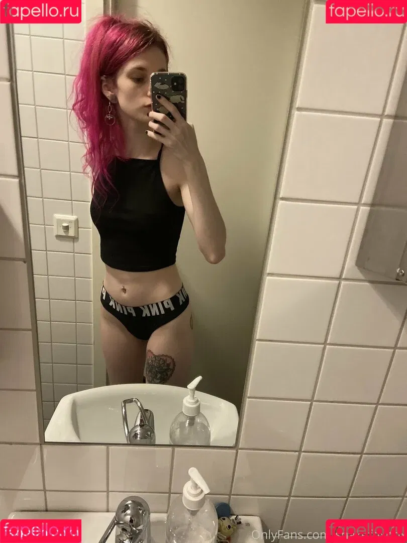 snakefoxbox Onlyfans Photo Gallery 