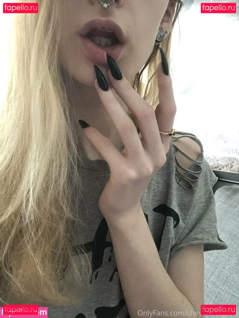 snakefoxbox Onlyfans Photo Gallery 