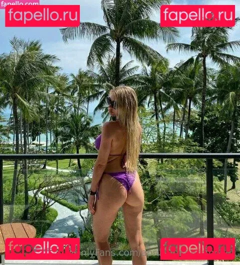 yogatrainer Onlyfans Photo Gallery 