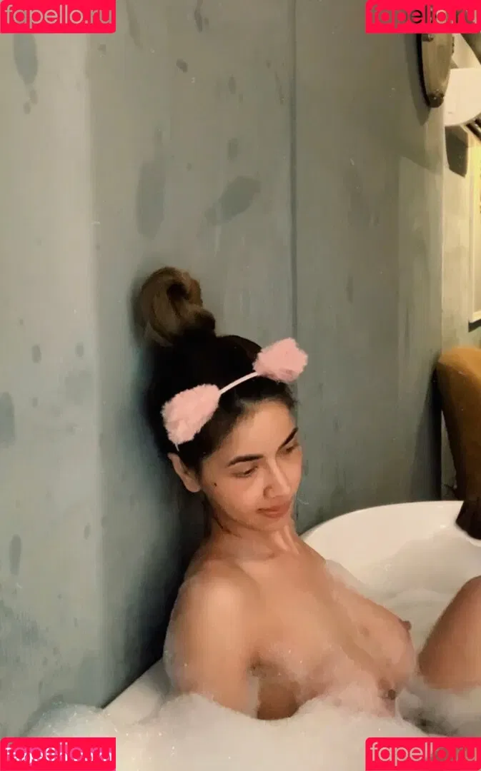 Foxy Fuengfah Onlyfans Photo Gallery 