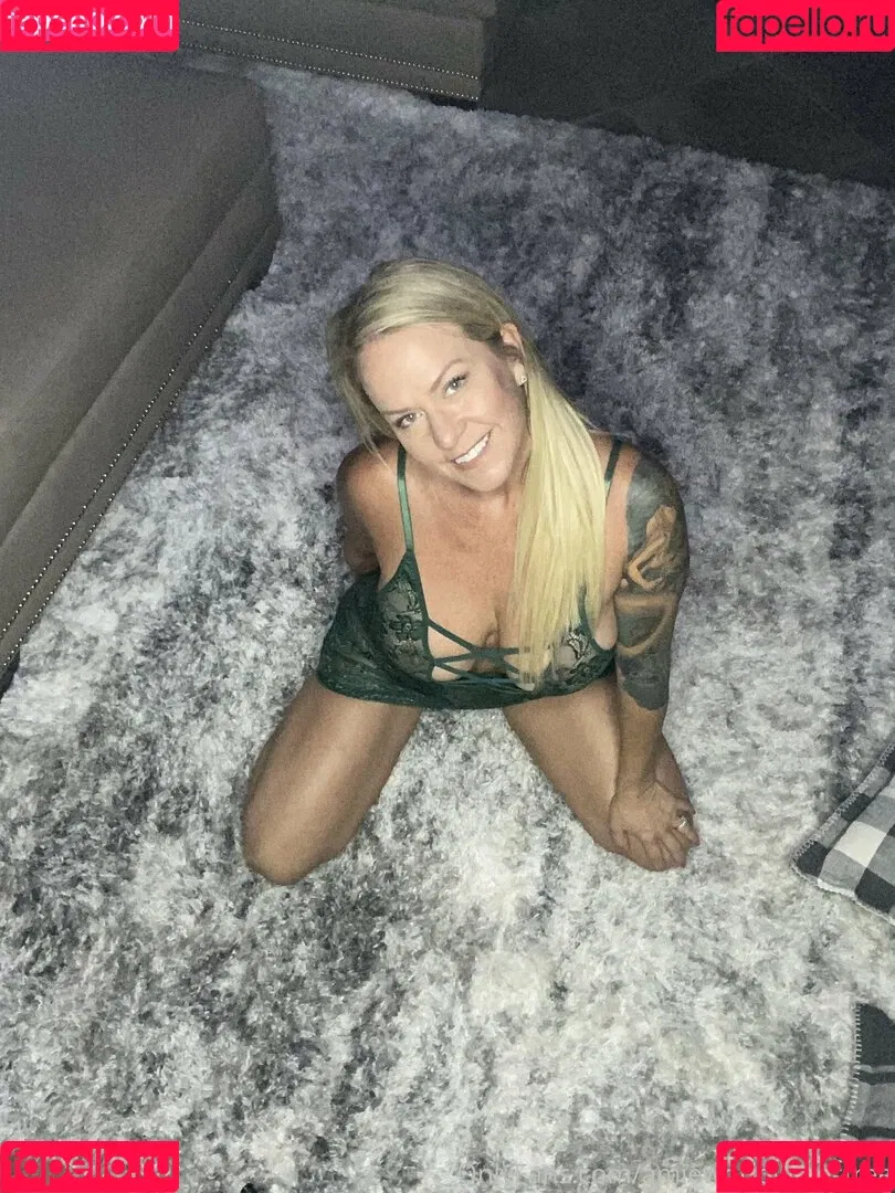 amieworldwide_free Onlyfans Photo Gallery 