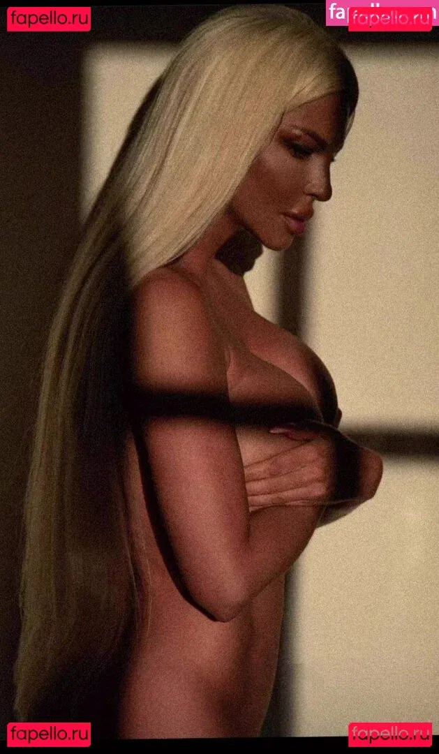 Jelena Karleusa Onlyfans Photo Gallery 