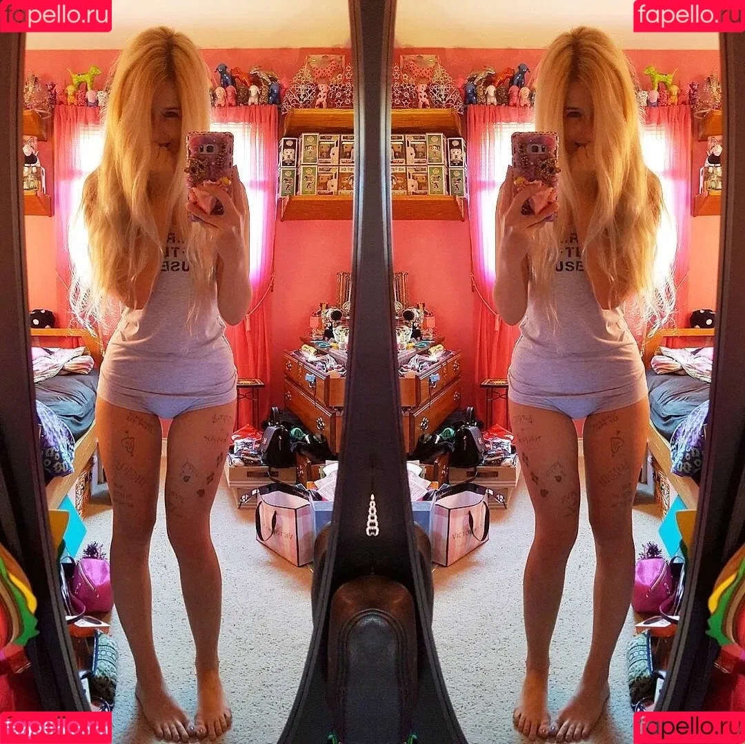 cloverarley Onlyfans Photo Gallery 