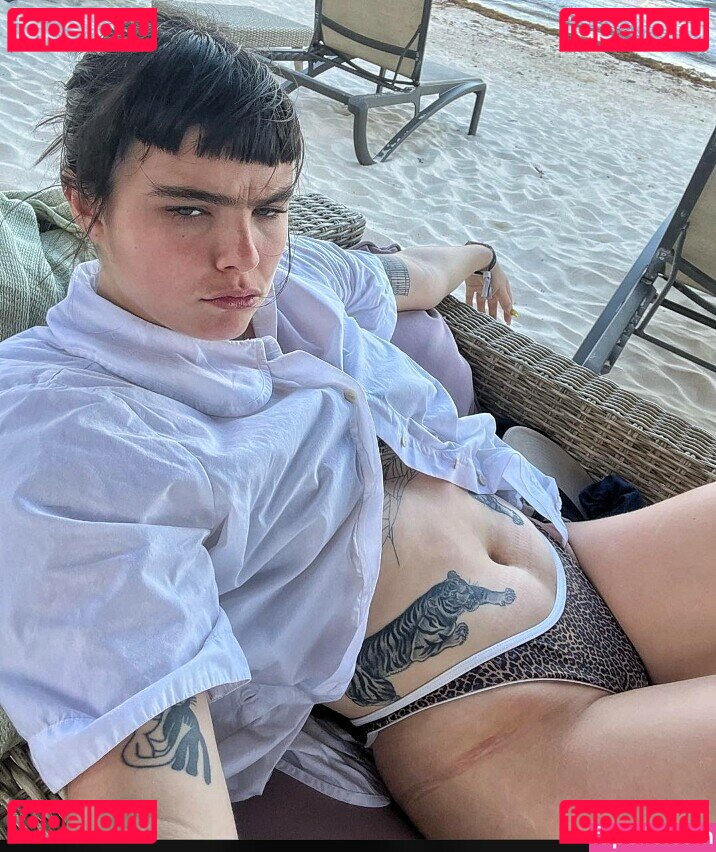 Benee Nude Onlyfans Photo 37