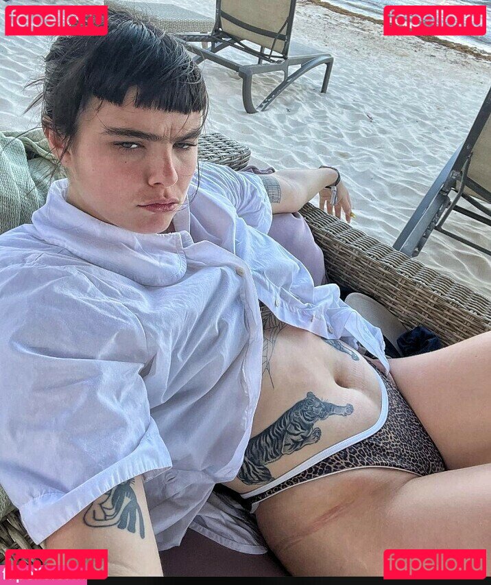 Benee Nude Onlyfans Photo 32