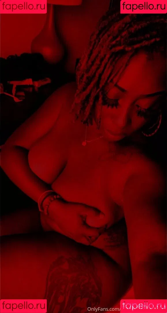 mzstrawberryhenny Onlyfans Photo Gallery 