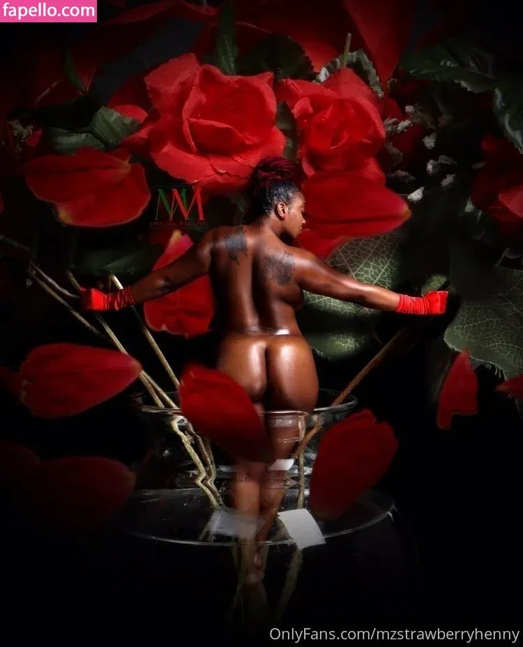mzstrawberryhenny Onlyfans Photo Gallery 