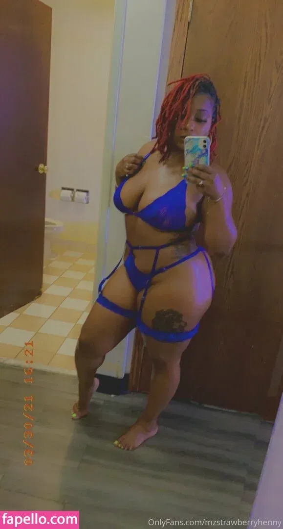 mzstrawberryhenny Onlyfans Photo Gallery 