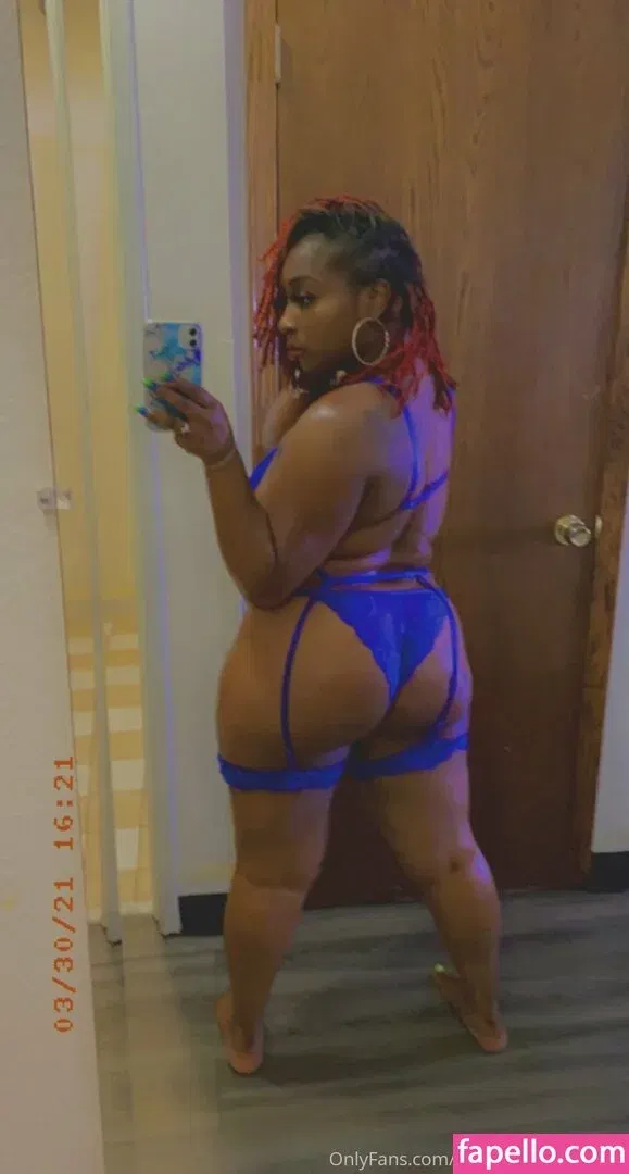 mzstrawberryhenny Onlyfans Photo Gallery 