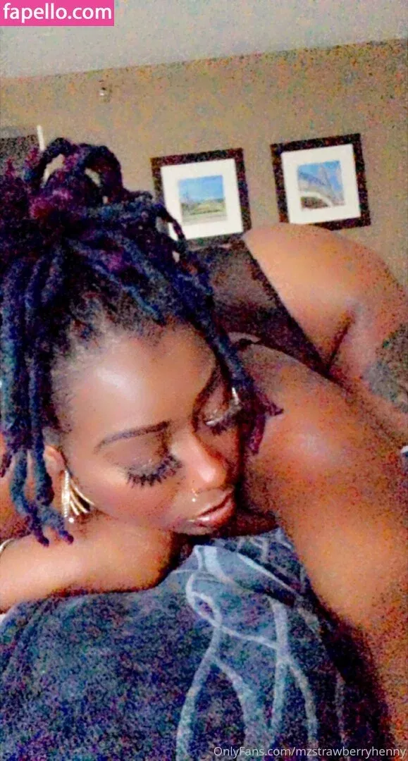 mzstrawberryhenny Onlyfans Photo Gallery 