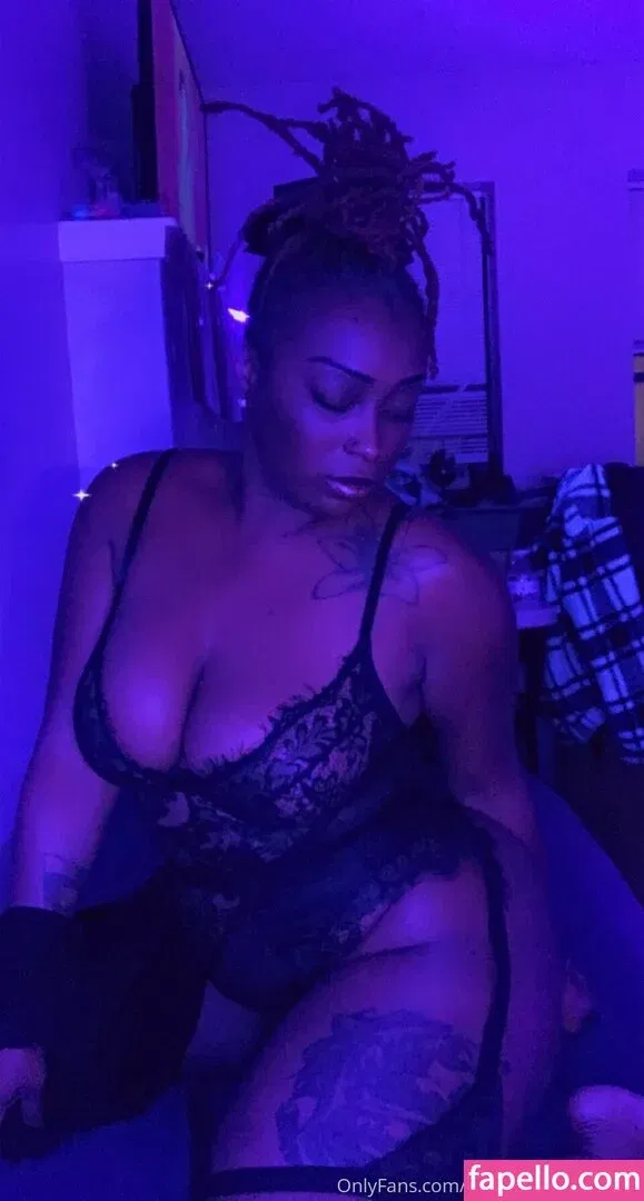 mzstrawberryhenny Onlyfans Photo Gallery 