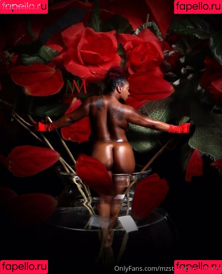 mzstrawberryhenny Onlyfans Photo Gallery 