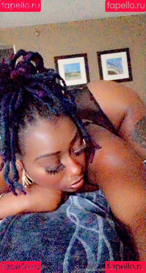 mzstrawberryhenny Onlyfans Photo Gallery 