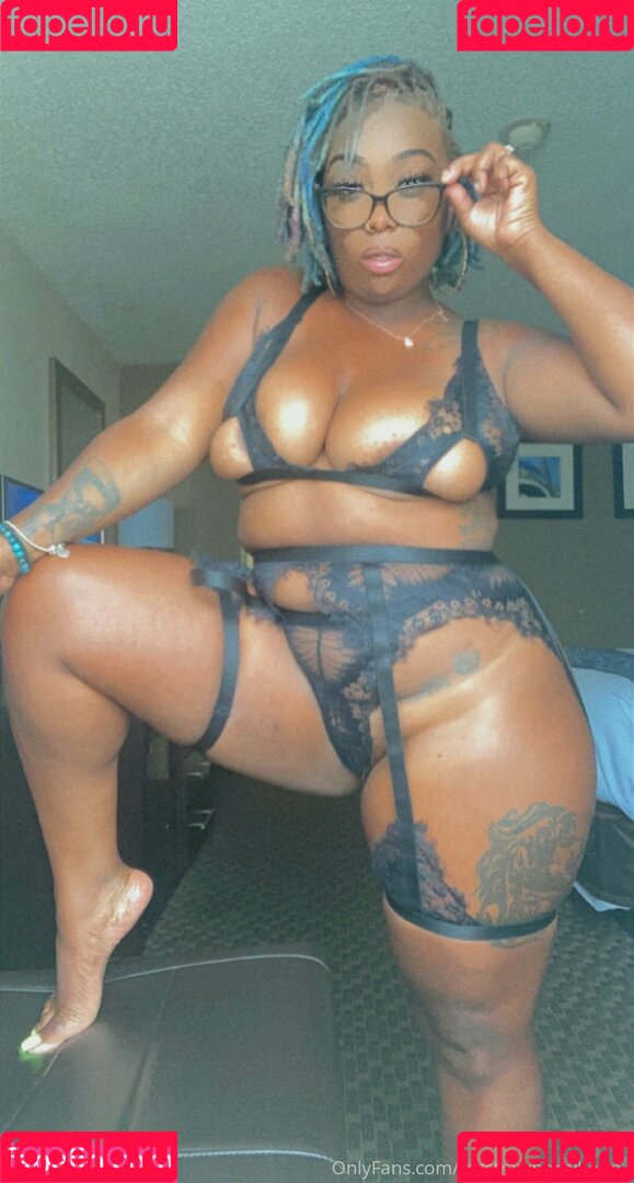 mzstrawberryhenny Onlyfans Photo Gallery 