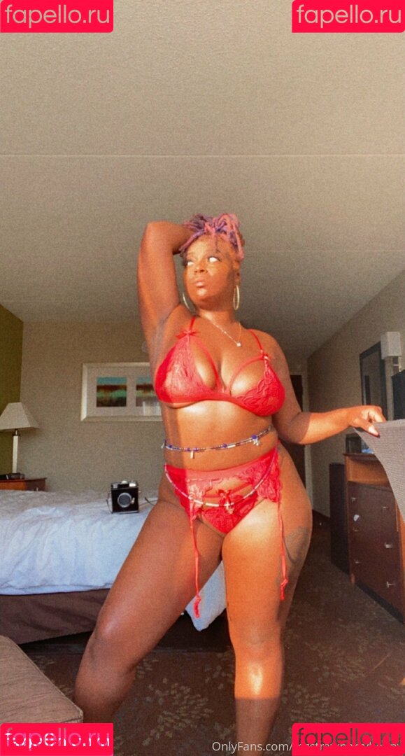 mzstrawberryhenny Onlyfans Photo Gallery 