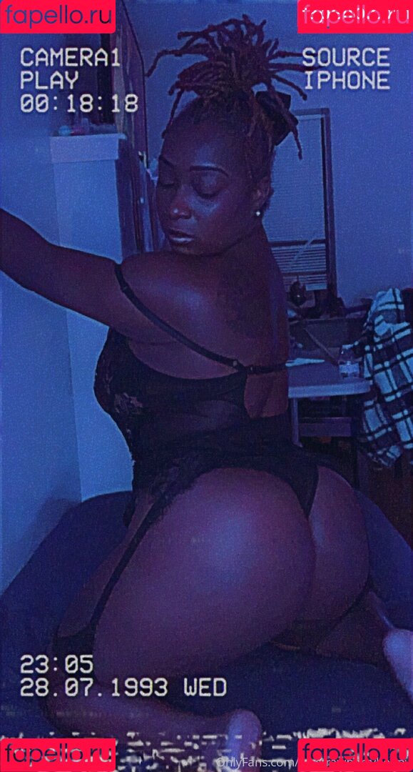 mzstrawberryhenny Onlyfans Photo Gallery 