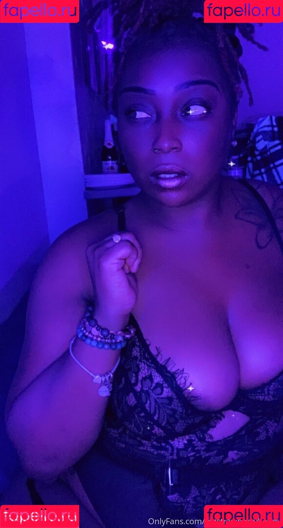 mzstrawberryhenny Onlyfans Photo Gallery 