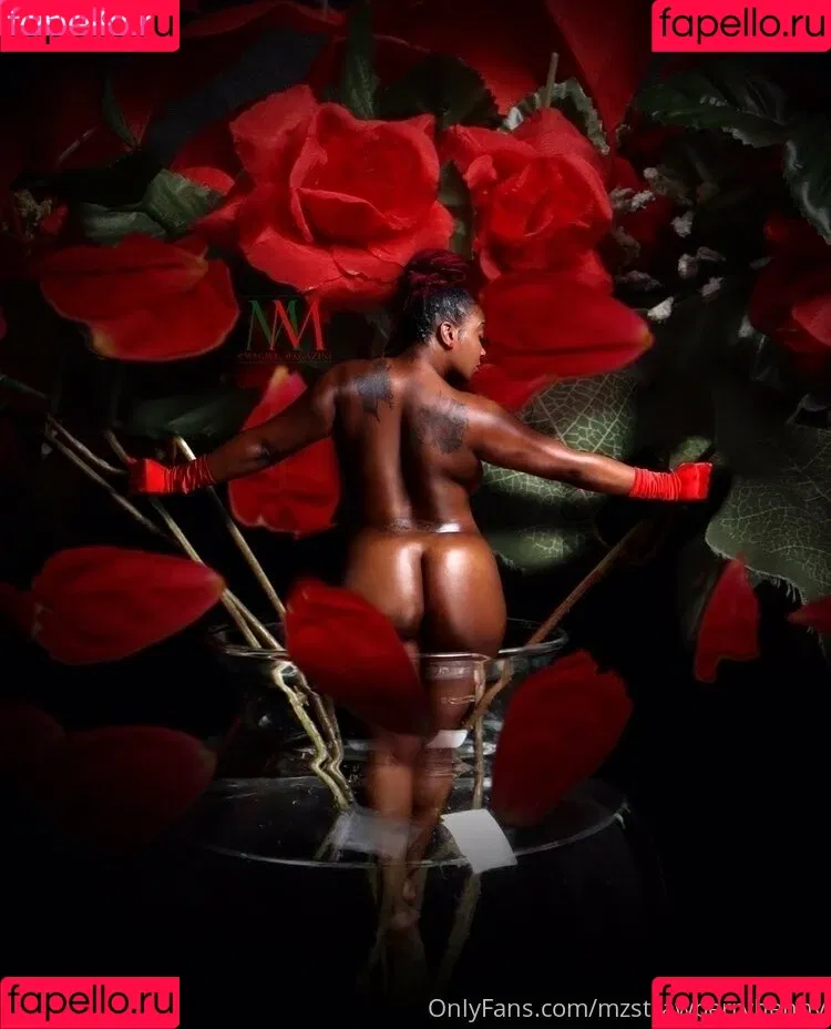 mzstrawberryhenny Onlyfans Photo Gallery 