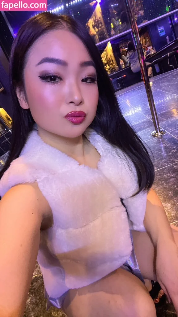 Childish Lina Onlyfans Photo Gallery 