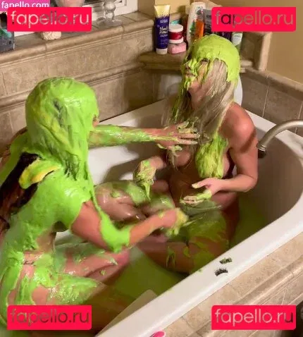 Zoe Wild XX Onlyfans Photo Gallery 