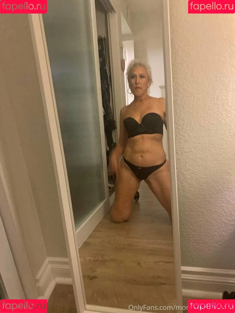 momanddaughter Onlyfans Photo Gallery 