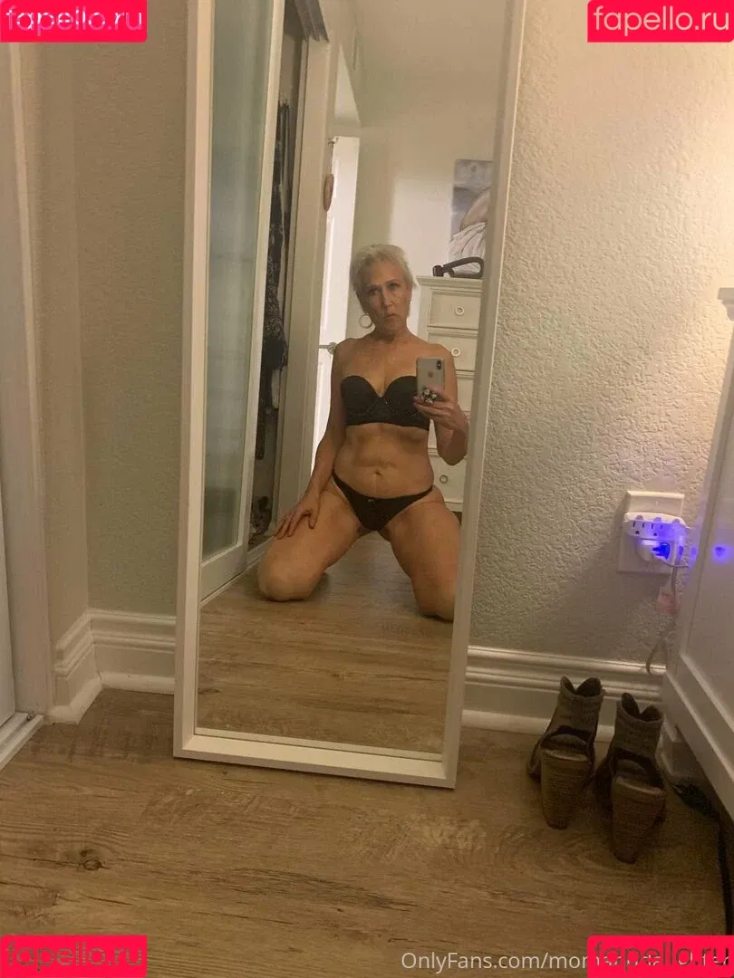 momanddaughter Onlyfans Photo Gallery 