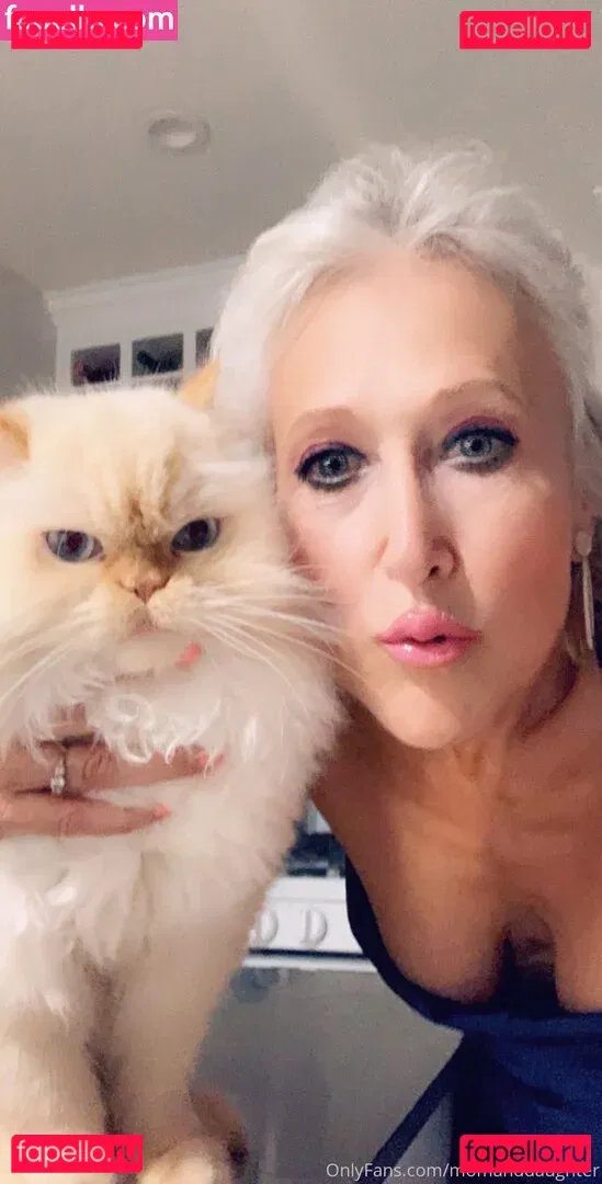 momanddaughter Onlyfans Photo Gallery 