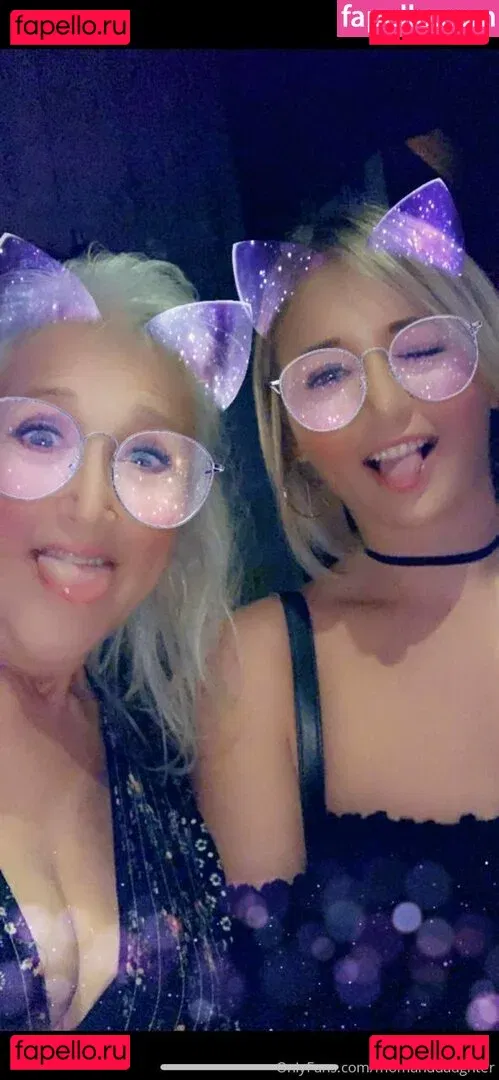 momanddaughter Onlyfans Photo Gallery 