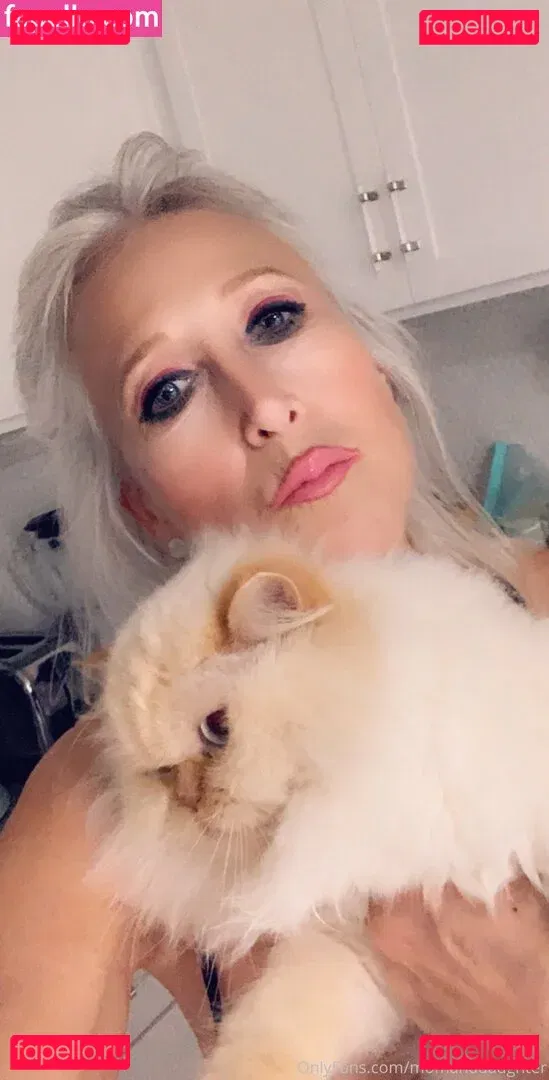 momanddaughter Onlyfans Photo Gallery 