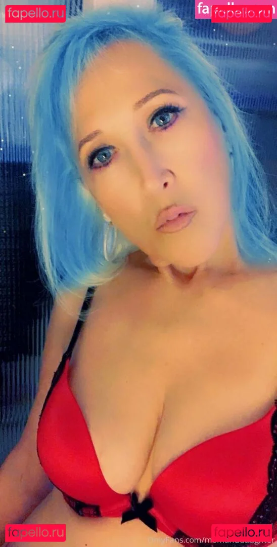 momanddaughter Onlyfans Photo Gallery 