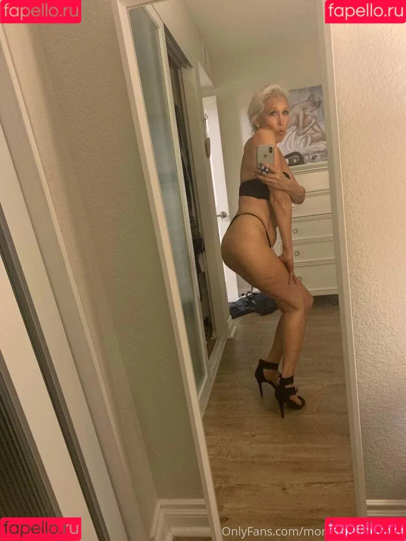 momanddaughter Onlyfans Photo Gallery 