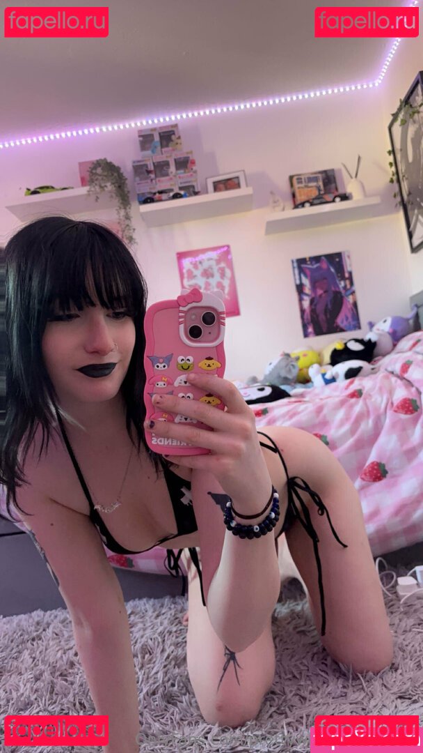 prettywhenpossessed Nude Onlyfans Photo 20