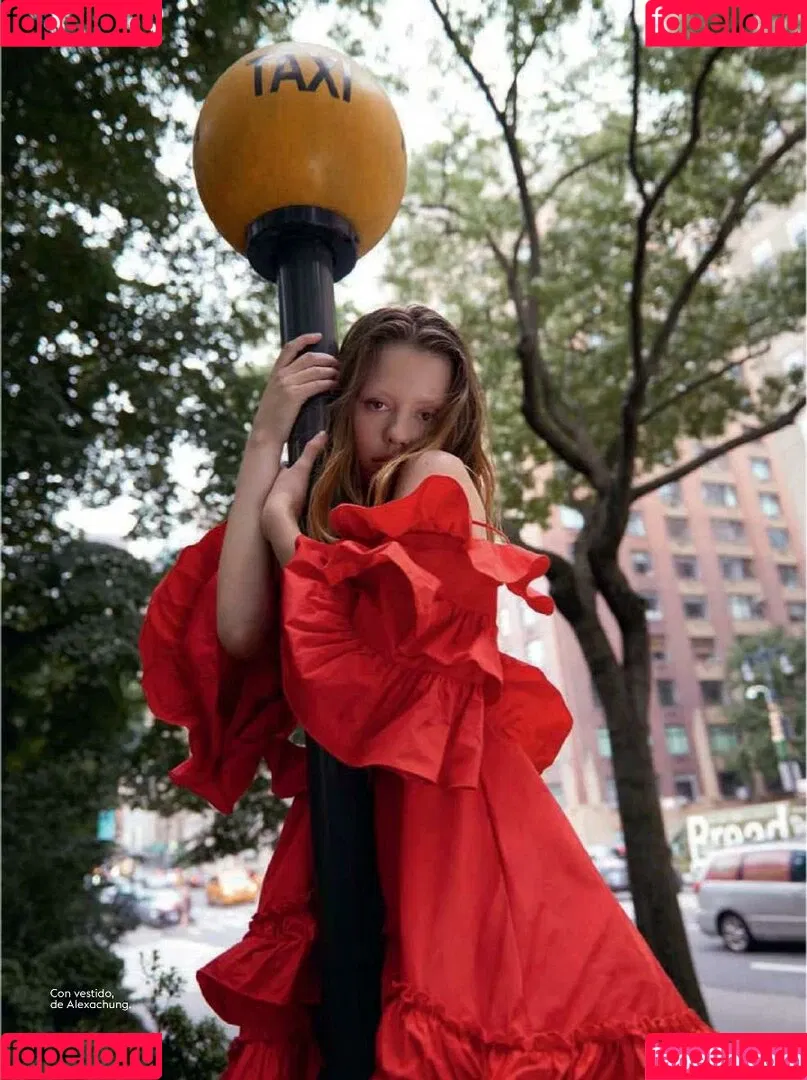 Mia Goth Onlyfans Photo Gallery 